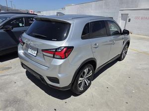 2025 Mitsubishi OUTLANDER SPORT SE 照片 2