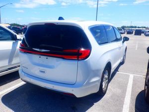 CHRYSLER PACIFICA TOURING L - 2