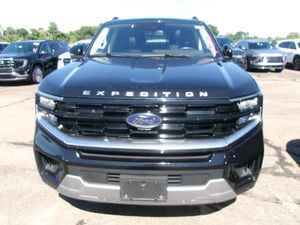 صورة 15 لـ 2025 FORD EXPEDITION PLATINUM