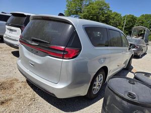 CHRYSLER PACIFICA TOURING L - 2