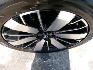 2025 Mitsubishi OUTLANDER SE — фото 9
