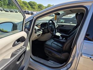 CHRYSLER PACIFICA TOURING L - 3