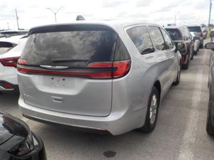 CHRYSLER PACIFICA TOURING L - 2