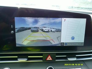 HYUNDAI ELANTRA SE - 4