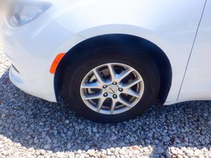 CHRYSLER VOYAGER LX - 9