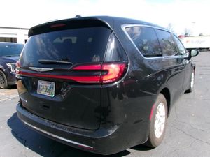 CHRYSLER PACIFICA TOURING L - 2