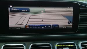 2025 Mercedes-BENZ GLS photo 4
