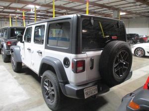 صورة 16 لـ 2025 JEEP WRANGLER SAHARA