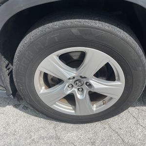 صورة 10 لـ 2021 Toyota HIGHLANDER LE