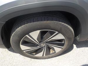 2025 Volkswagen TAOS SE 照片 8