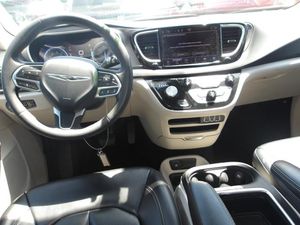 CHRYSLER PACIFICA TOURING L - 8