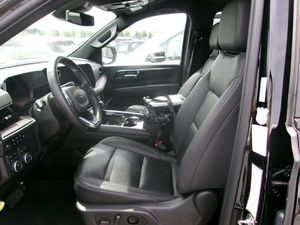 CHEVROLET SUBURBAN Z71 - 3