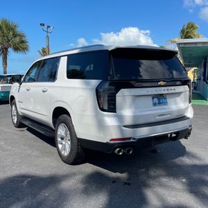 CHEVROLET SUBURBAN PREMIER - 3