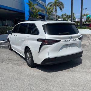 2023 Toyota SIENNA XLE 8-PASSENGER 照片 3