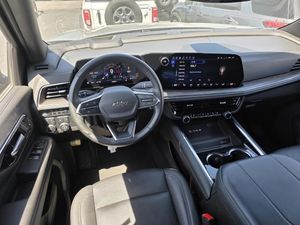 CHEVROLET SUBURBAN Z71 - 4