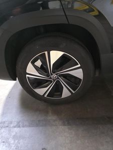 صورة 8 لـ 2025 Volkswagen TAOS SE