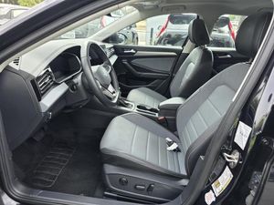 2025 Volkswagen JETTA SE photo 3