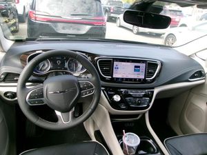 CHRYSLER PACIFICA LIMITED - 4