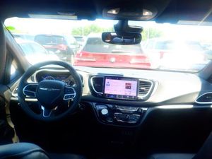 CHRYSLER PACIFICA SELECT - 4