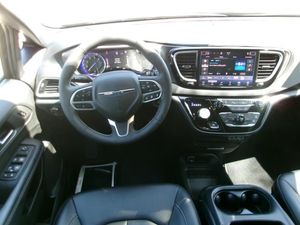 CHRYSLER PACIFICA SELECT - 4