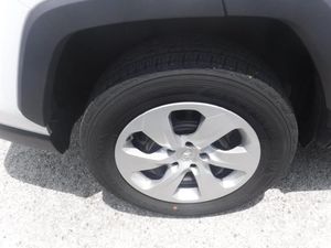 صورة مصغرة 12 لـ 2025 Toyota RAV4 LE