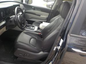 KIA CARNIVAL LX - 3