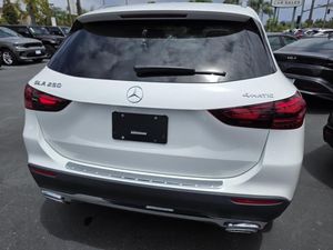 2025 Mercedes-BENZ GLA — миниатюра 20