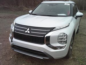 MITSUBISHI OUTLANDER SEL - 1