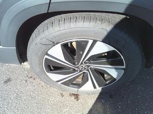 صورة 10 لـ 2025 Volkswagen TAOS SE