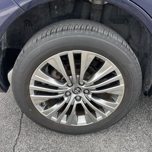 صورة 12 لـ 2024 Toyota VENZA XLE