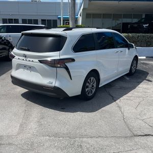 2023 Toyota SIENNA XLE 8-PASSENGER 照片 5
