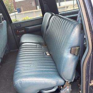 1993 Chevrolet SUBURBAN K2500 thumbnail 22