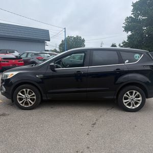 2017 FORD ESCAPE SE 照片 2