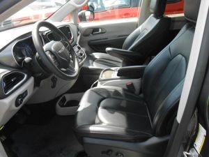 CHRYSLER PACIFICA TOURING L - 3