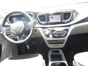 CHRYSLER VOYAGER LX - 4