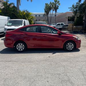 HYUNDAI ACCENT SE - 6