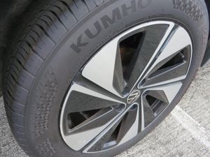 صورة 13 لـ 2025 Volkswagen TAOS SE