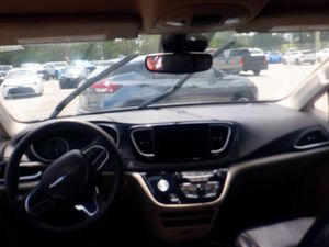 CHRYSLER PACIFICA TOURING L - 4