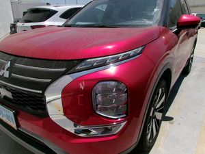 2025 Mitsubishi OUTLANDER 照片 1