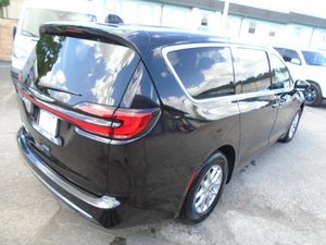 CHRYSLER PACIFICA TOURING L - 2