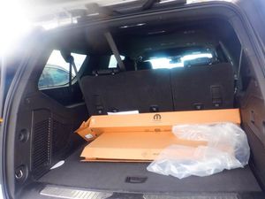 CHEVROLET SUBURBAN Z71 - 6