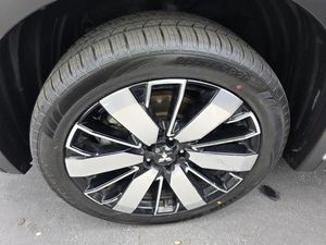 2025 Mitsubishi OUTLANDER 照片 9