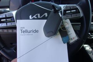 صورة مصغرة 20 لـ 2025 KIA TELLURIDE S