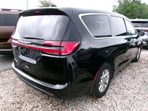 CHRYSLER PACIFICA TOURING L - 2