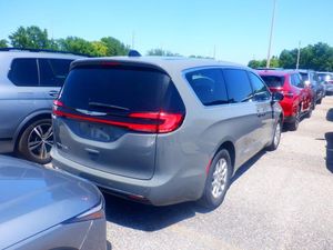 CHRYSLER PACIFICA SELECT - 2