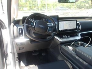 FORD EXPEDITION PLATINUM - 4