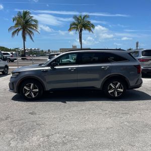 2023 KIA SORENTO S photo 2