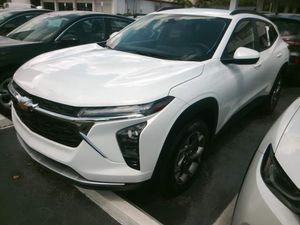 2025 Chevrolet TRAX LT — фото 1