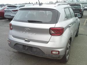 HYUNDAI VENUE SE - 2