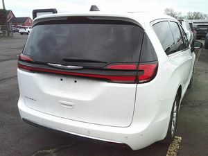 CHRYSLER PACIFICA TOURING L - 2